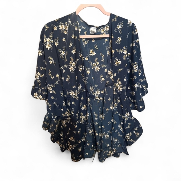 Tops - Kimono Tie Top / Navy Floral / Size S-M / Brand Unknown / EUC